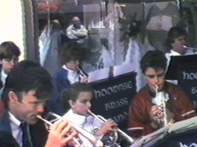 Hoorn: Hoornse Brassband in winkelcentrum 'de Huesmolen'
